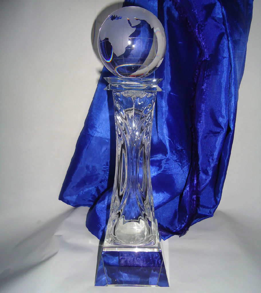 供應(yīng)水晶獎杯  花瓶獎杯  水晶工藝品 浦江水晶  水晶紀(jì)念品
